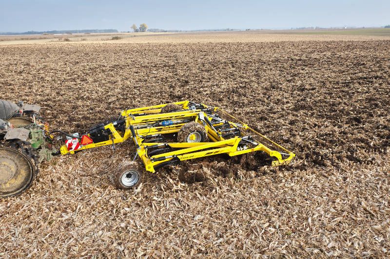 Глубокорыхлитель TERRALAND TN4000 D9R в хозяйстве Баса Агро Украина 2