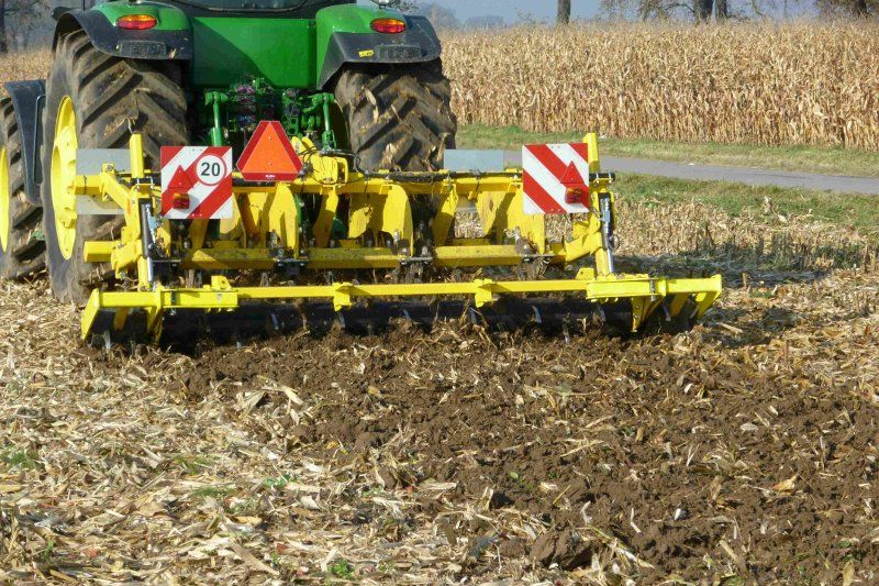 Глубокорыхлитель TERRALAND TN4000 D9R в хозяйстве Баса Агро Украина 3